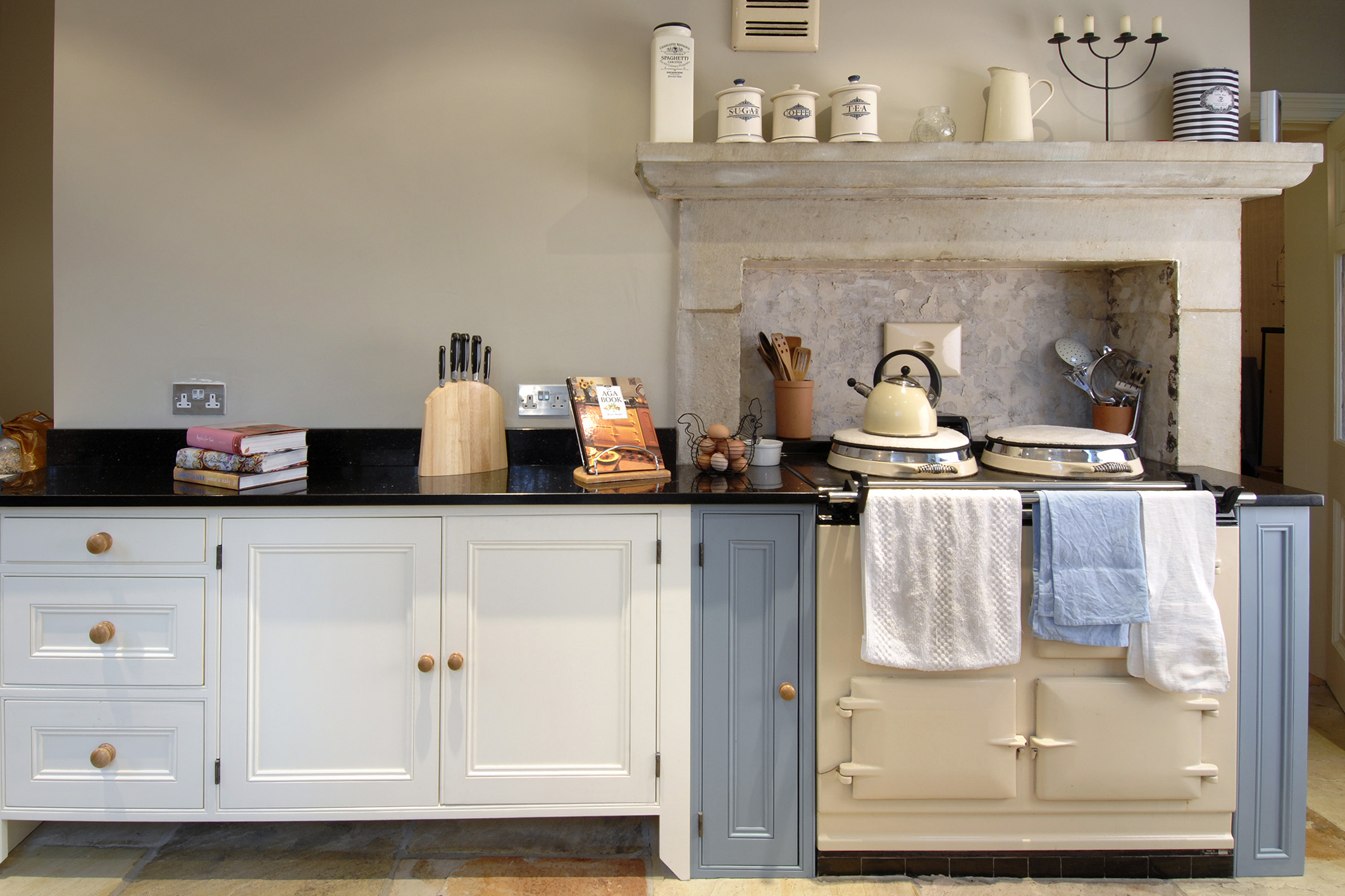 © Picture by Morgan O'Driscoll Photography  Stephanie Ellison kitchen at Raygill West,LothersdaleBD20 8HH for Dovetail FurnitureFurther Info Telephone: 01756 7099900779 679 3782www.morganodriscoll.co.uk